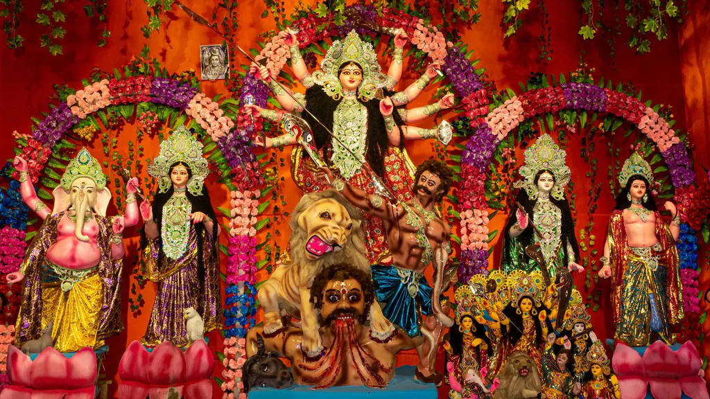 Traditional Durga idol at Suruchi Sangha Pandal, Kolkata — Durga Puja 2025